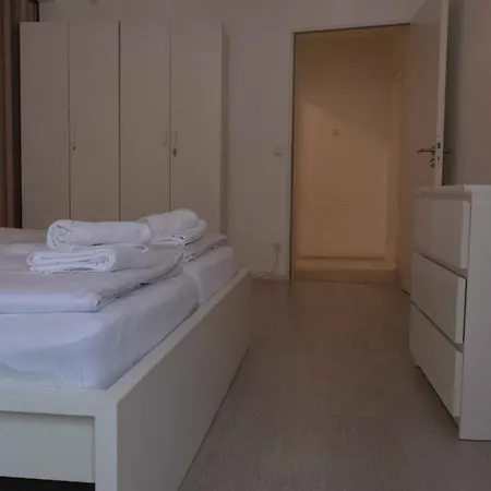 City Center Stays شقة فندقية
